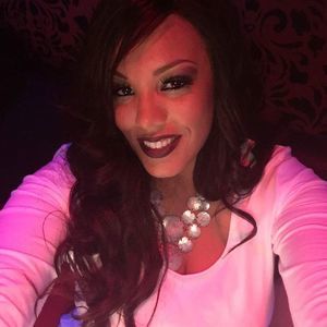 Meet your Posher, Larissa